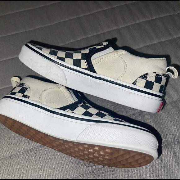 Vans - Picture 4 of 5
